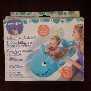 Inflatable baby whale tub